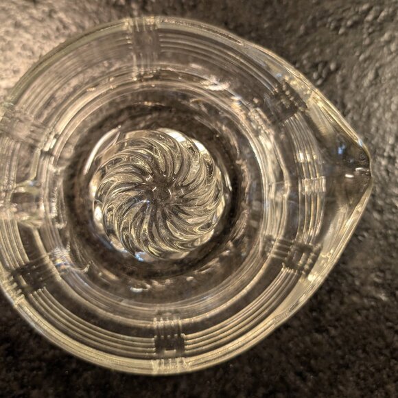 VTG Juice Clear Glass Juicer Orange Lemon Lime Citrus Reamer Squeezer Holder - Picture 5 of 9